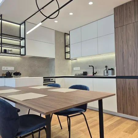 아파트 Sakura Park New Luxury Apartmant With Garage *