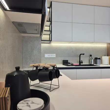 아파트 Sakura Park New Luxury Apartmant With Garage 베오그라드