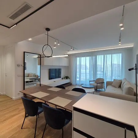 Sakura Park New Luxury Apartmant With Garage * 베오그라드